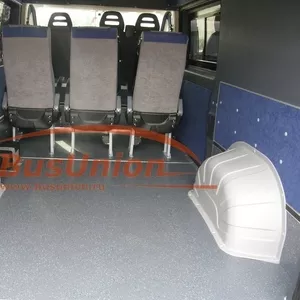 Защита колёсных арок в салоне микроавтобуса Мерседес Бе