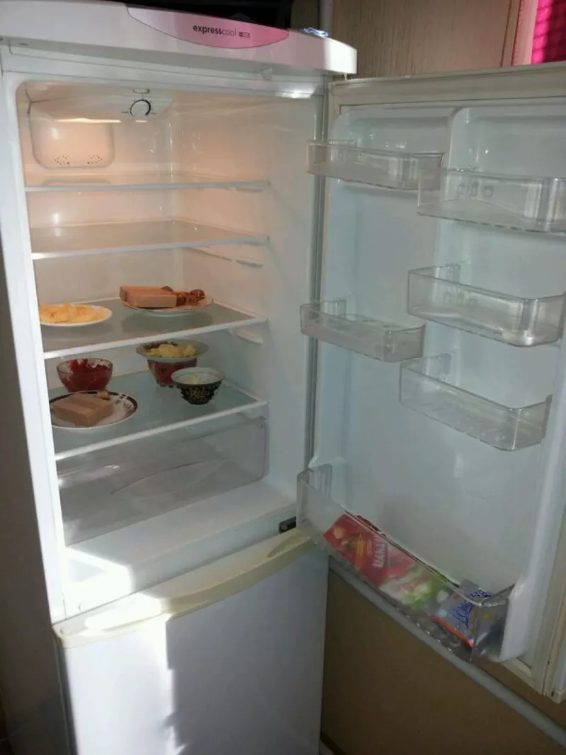 срочно продам холодильник 2